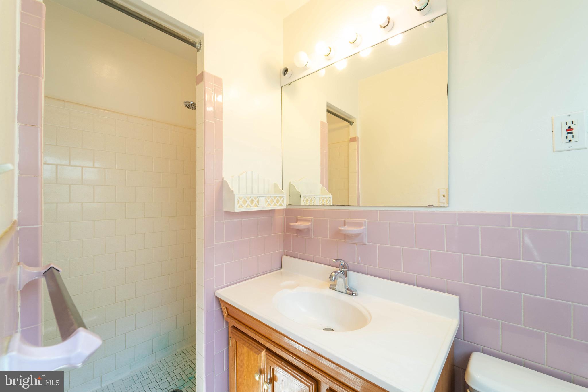 GLEN ALDEN - Residential Lease