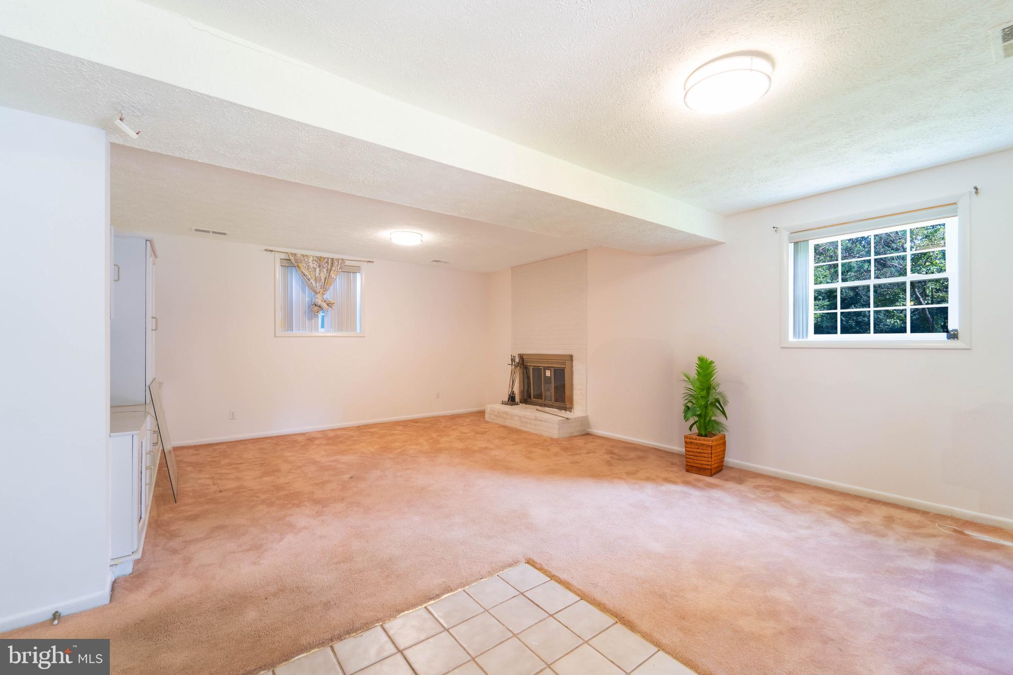 GLEN ALDEN - Residential Lease