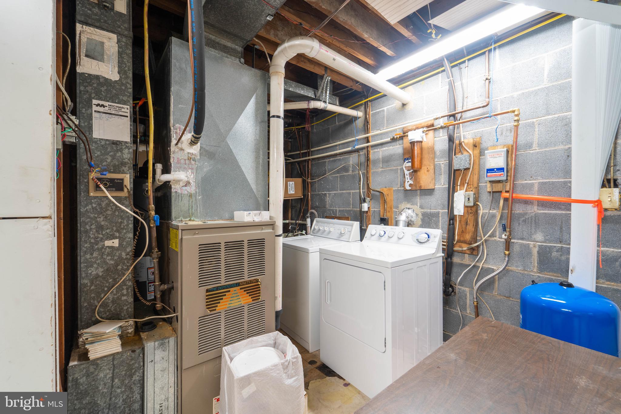 GLEN ALDEN - Residential Lease