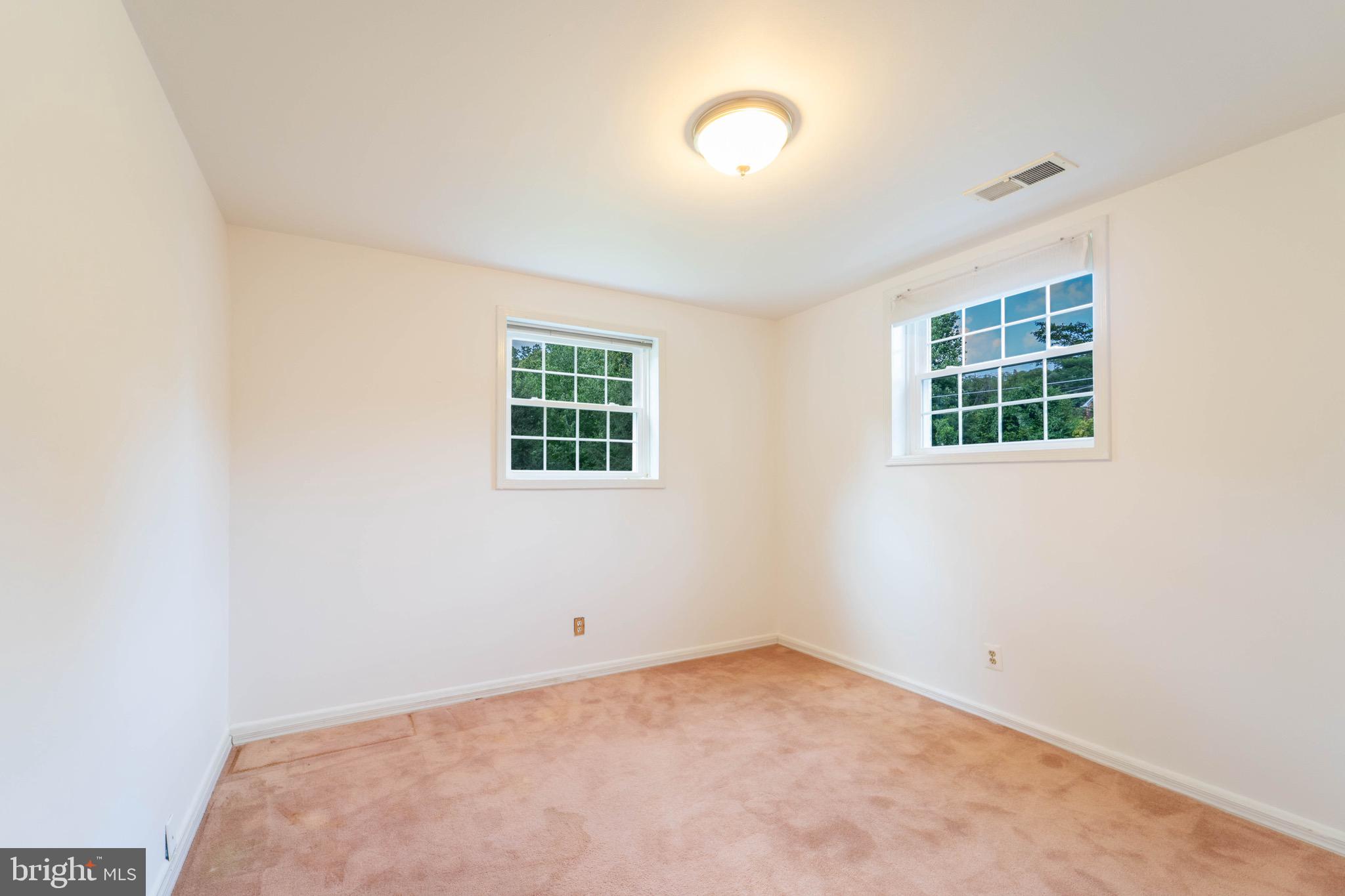 GLEN ALDEN - Residential Lease