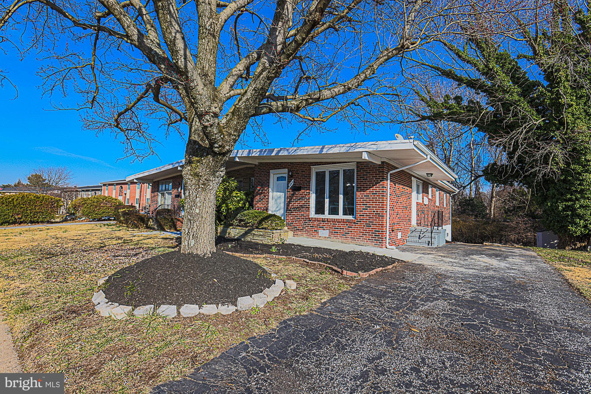 GLENMONT - Residential