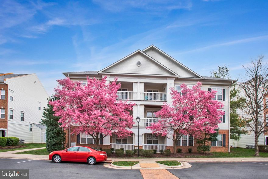 Move into this immaculate 3 bedroom, 2 bathroom, 3rd level condo unit in Brambleton starting 4/1. Home is immaculately maintained and features large open floor plan with dedicated dining space. Home has laminate flooring throughout (no carpet anywhere), with lots of natural light. Home features laundry in unit, and separate dedicated garage parking. Live in the heart of Brambleton with low maintenance condo living, along with quick access to amenities and major attractions in community. Home will not lost long. Move in 4/1. Pets on case by case basis.