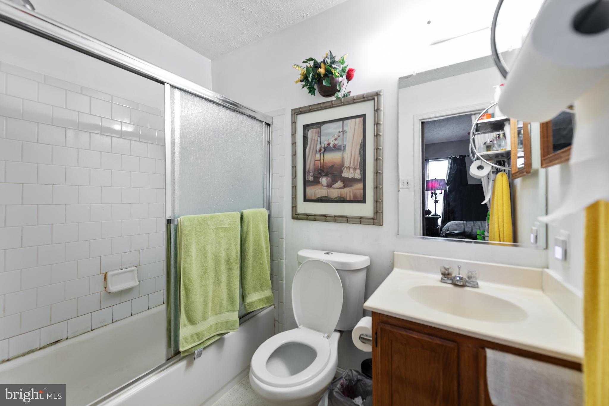 ROBINS GLENN - Residential