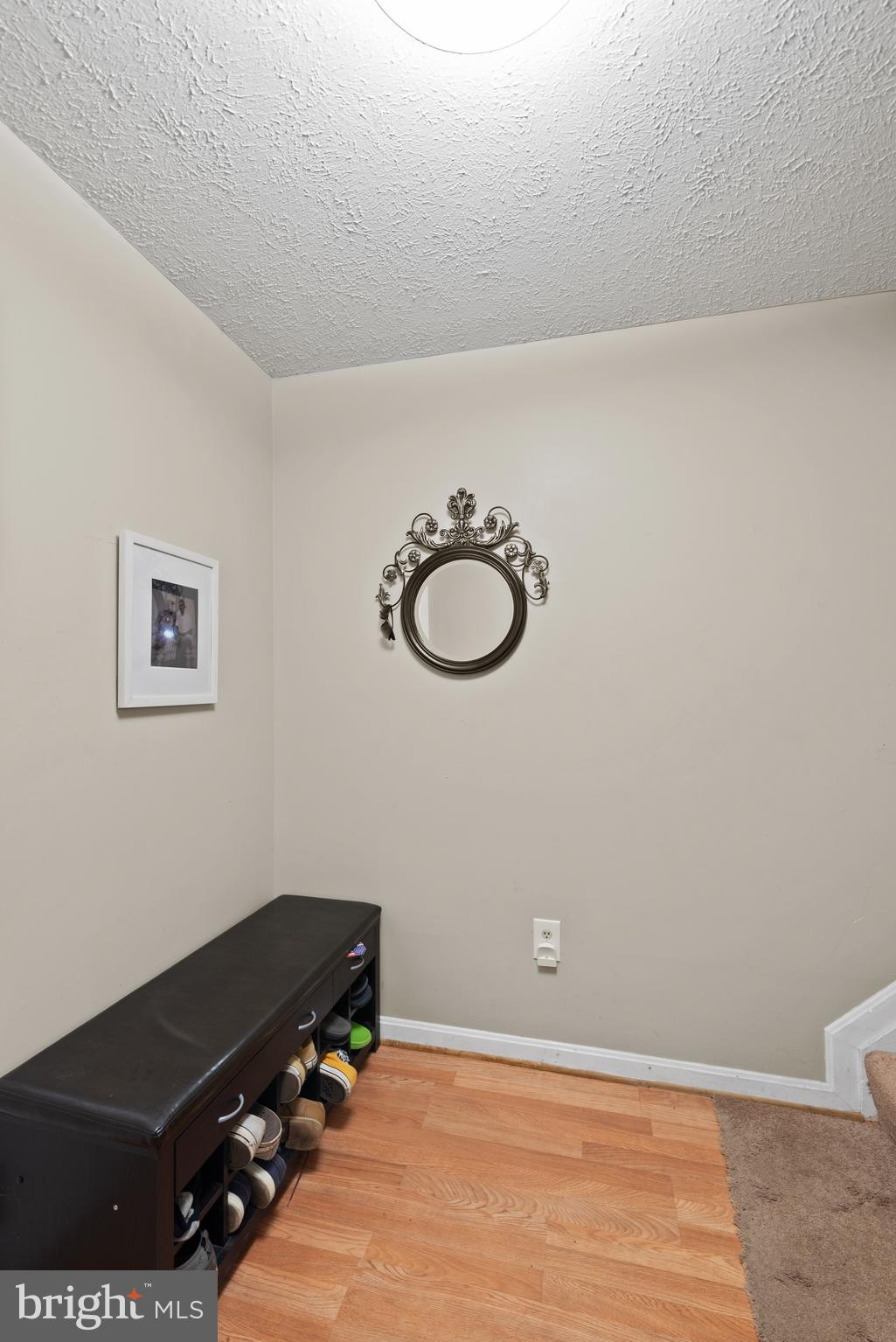 ROBINS GLENN - Residential