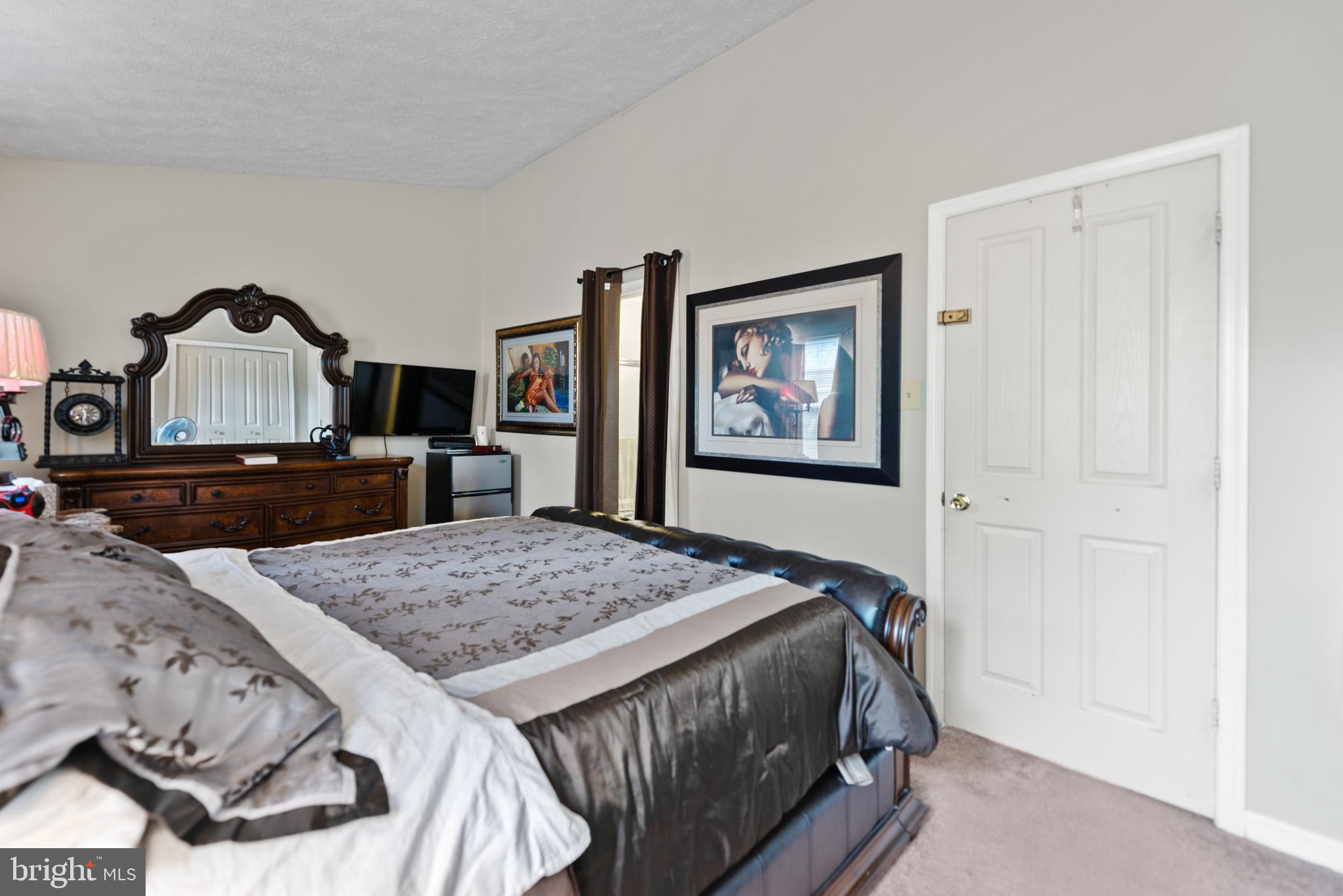 ROBINS GLENN - Residential