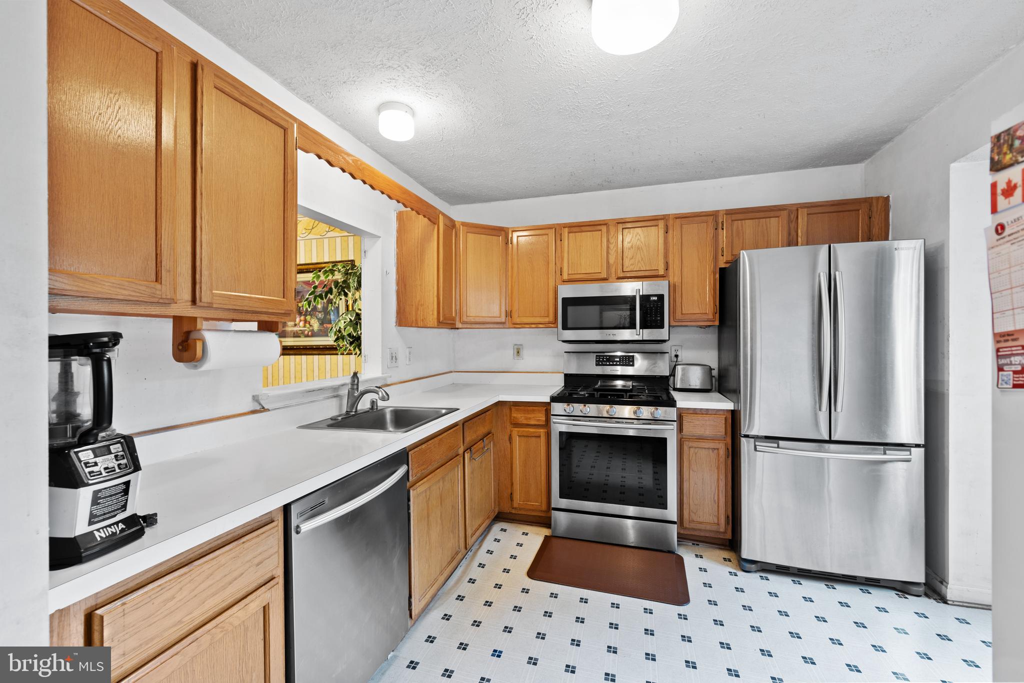 ROBINS GLENN - Residential