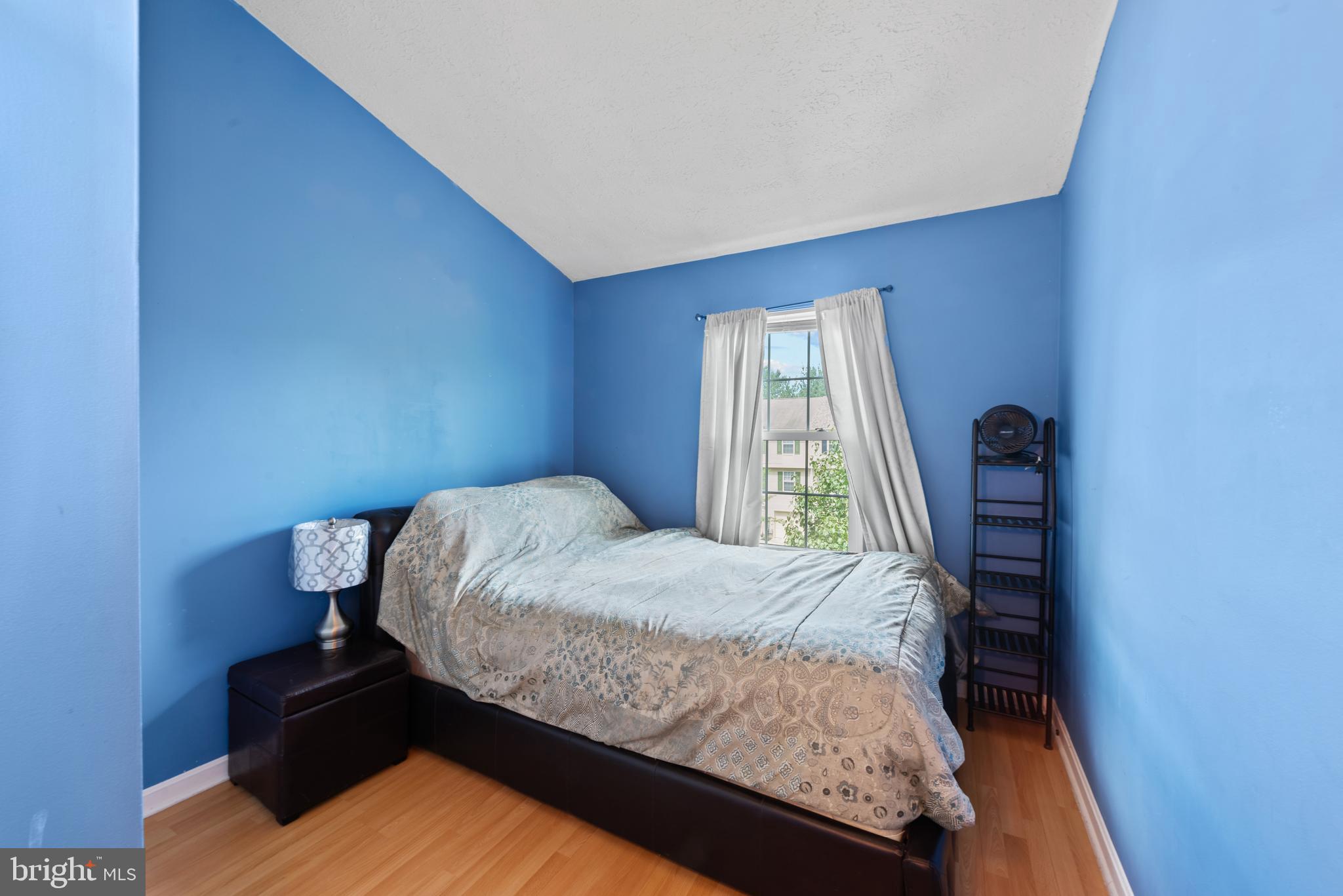 ROBINS GLENN - Residential