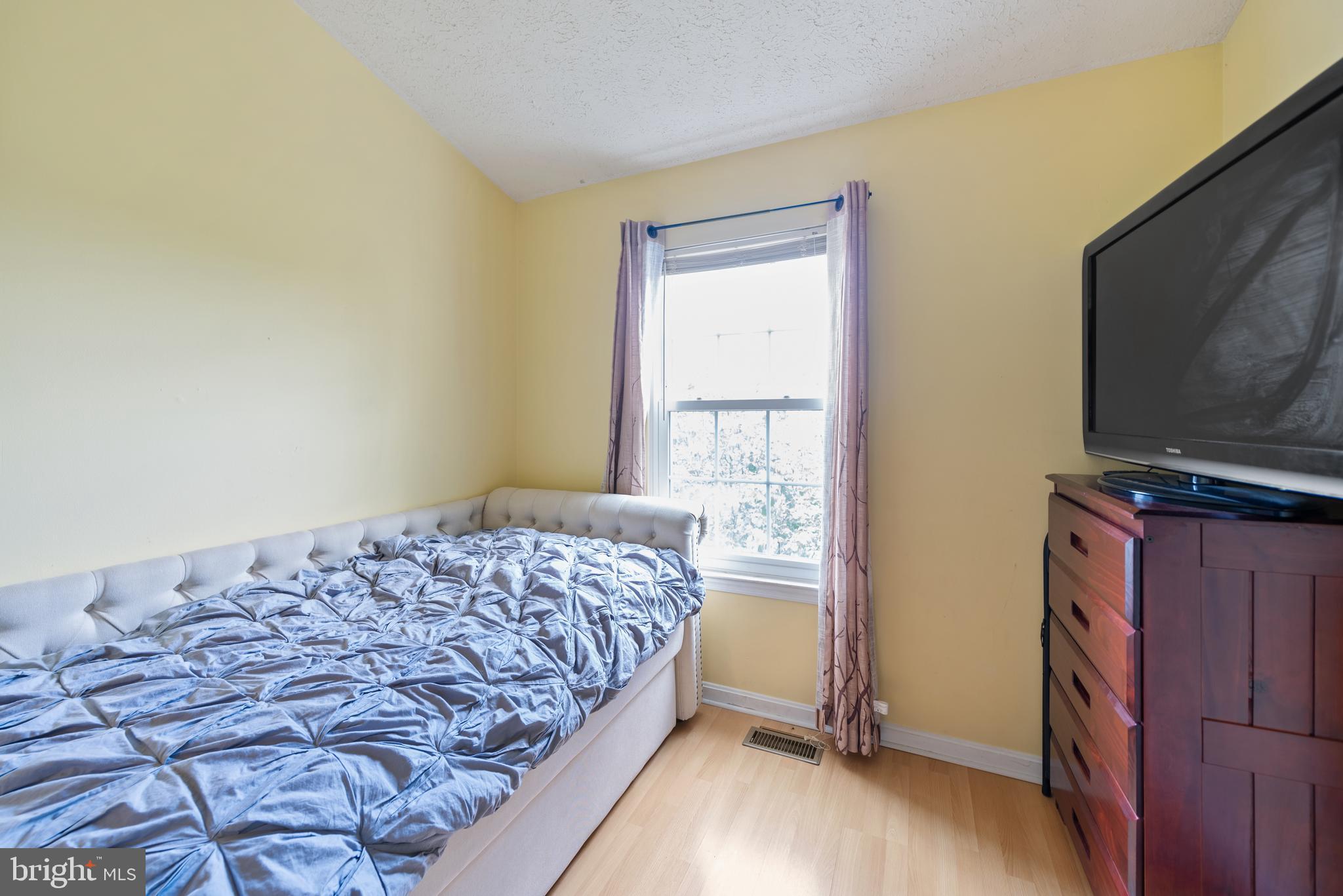 ROBINS GLENN - Residential