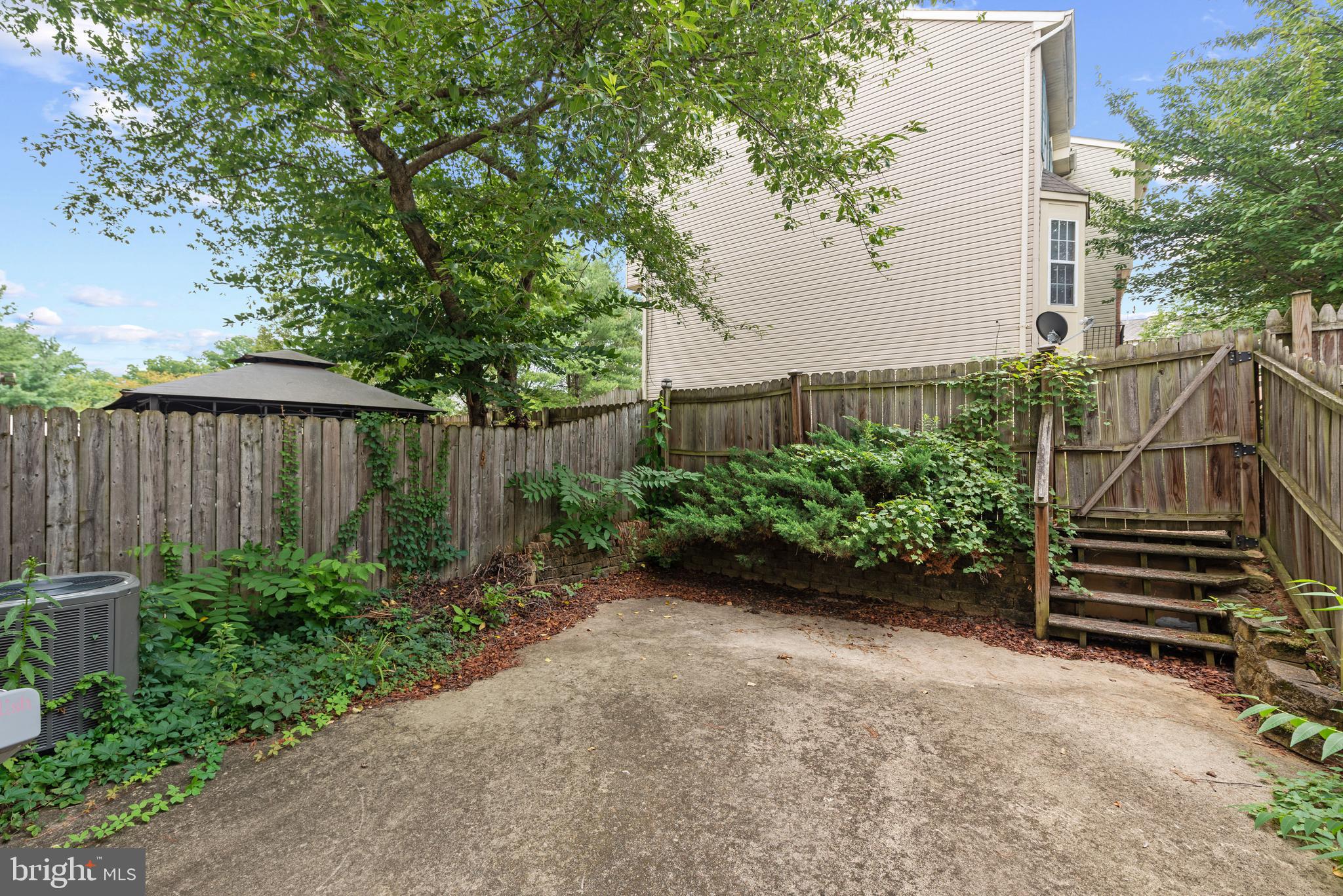 ROBINS GLENN - Residential