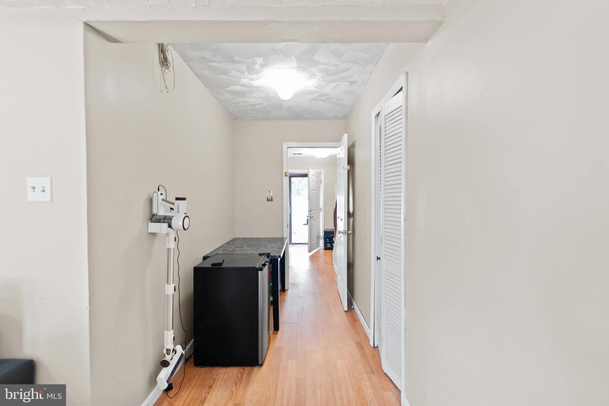 ROBINS GLENN - Residential