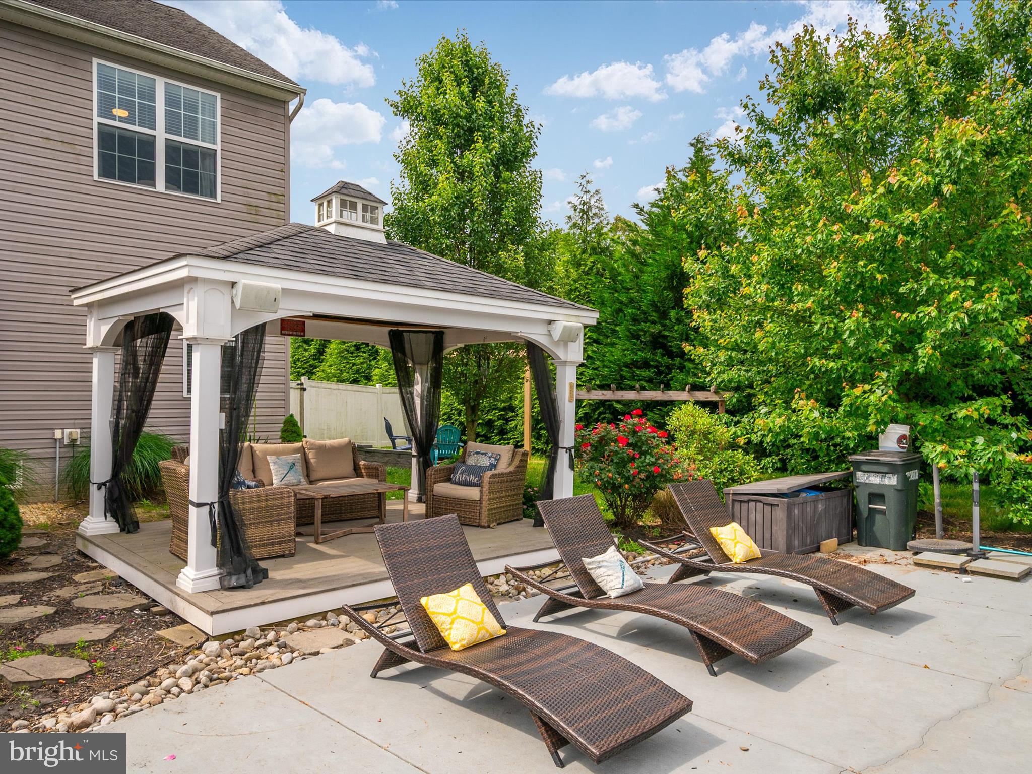 MEADOWS EDGE - Residential