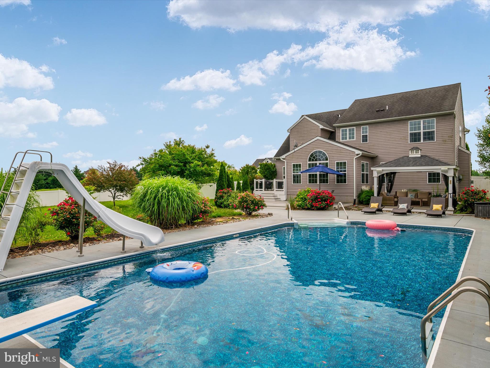 MEADOWS EDGE - Residential