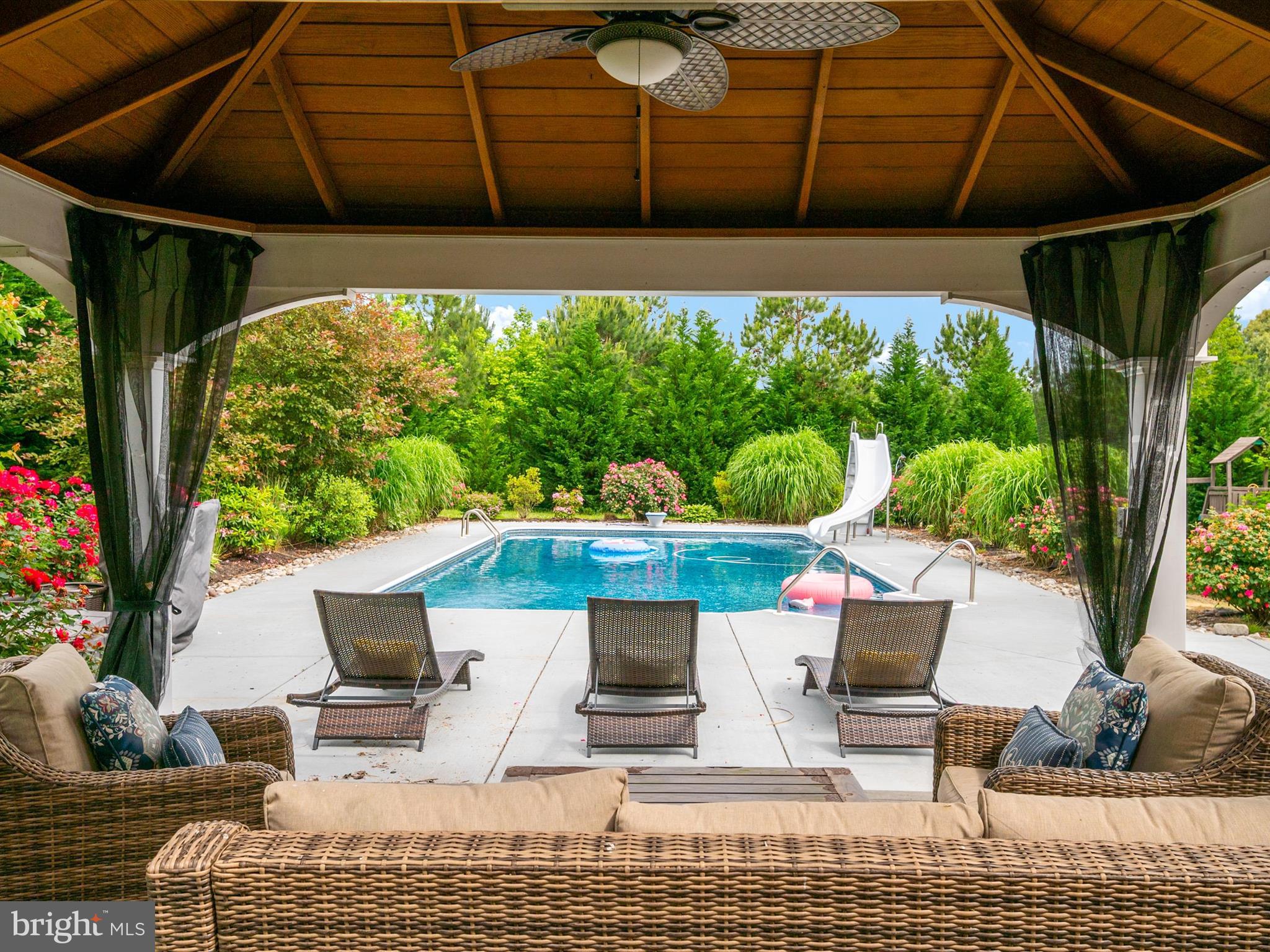 MEADOWS EDGE - Residential