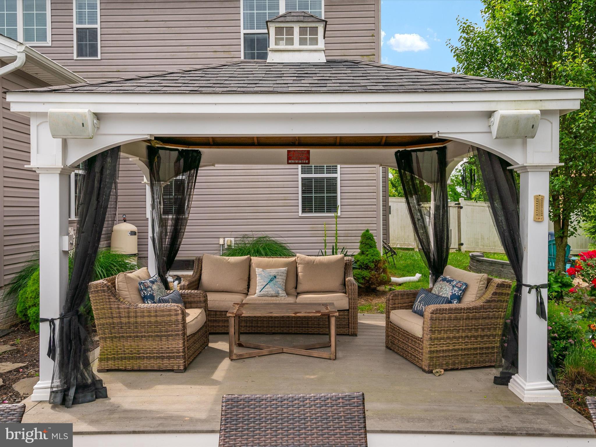 MEADOWS EDGE - Residential