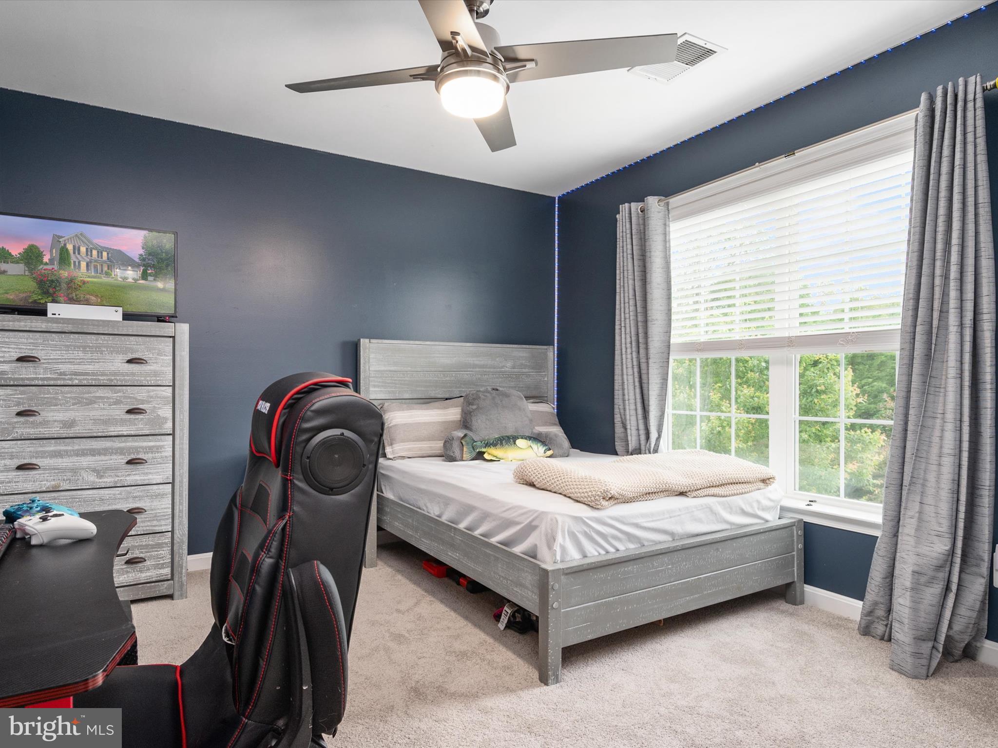 MEADOWS EDGE - Residential