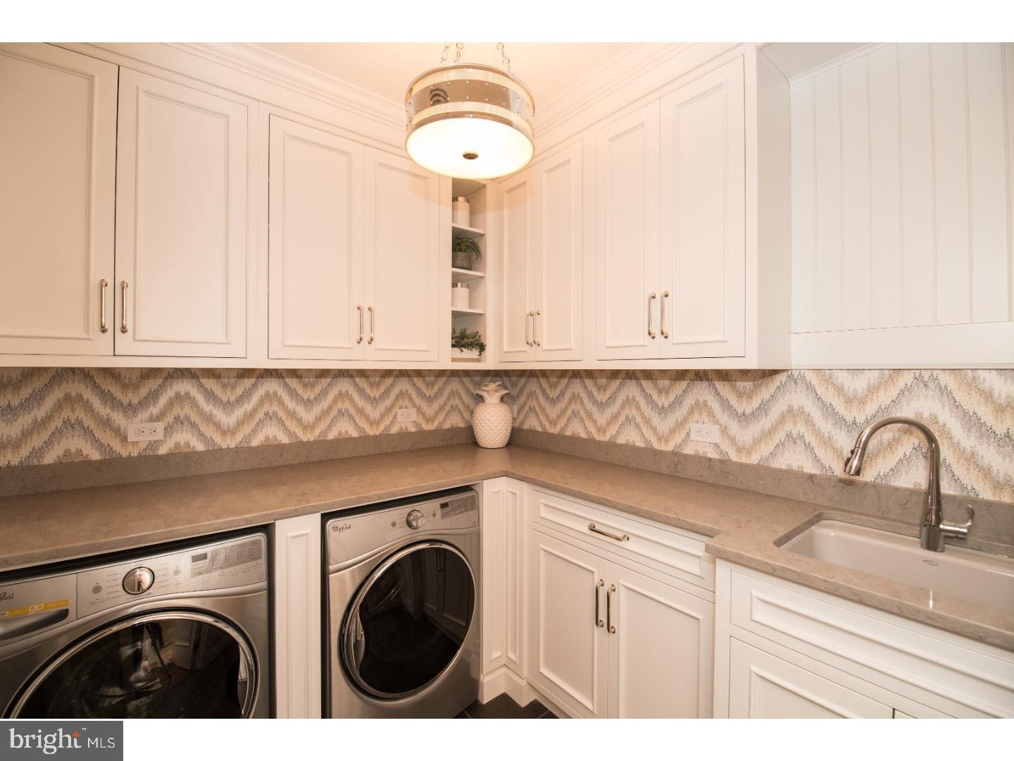 CHESTNUT HILL - Residential