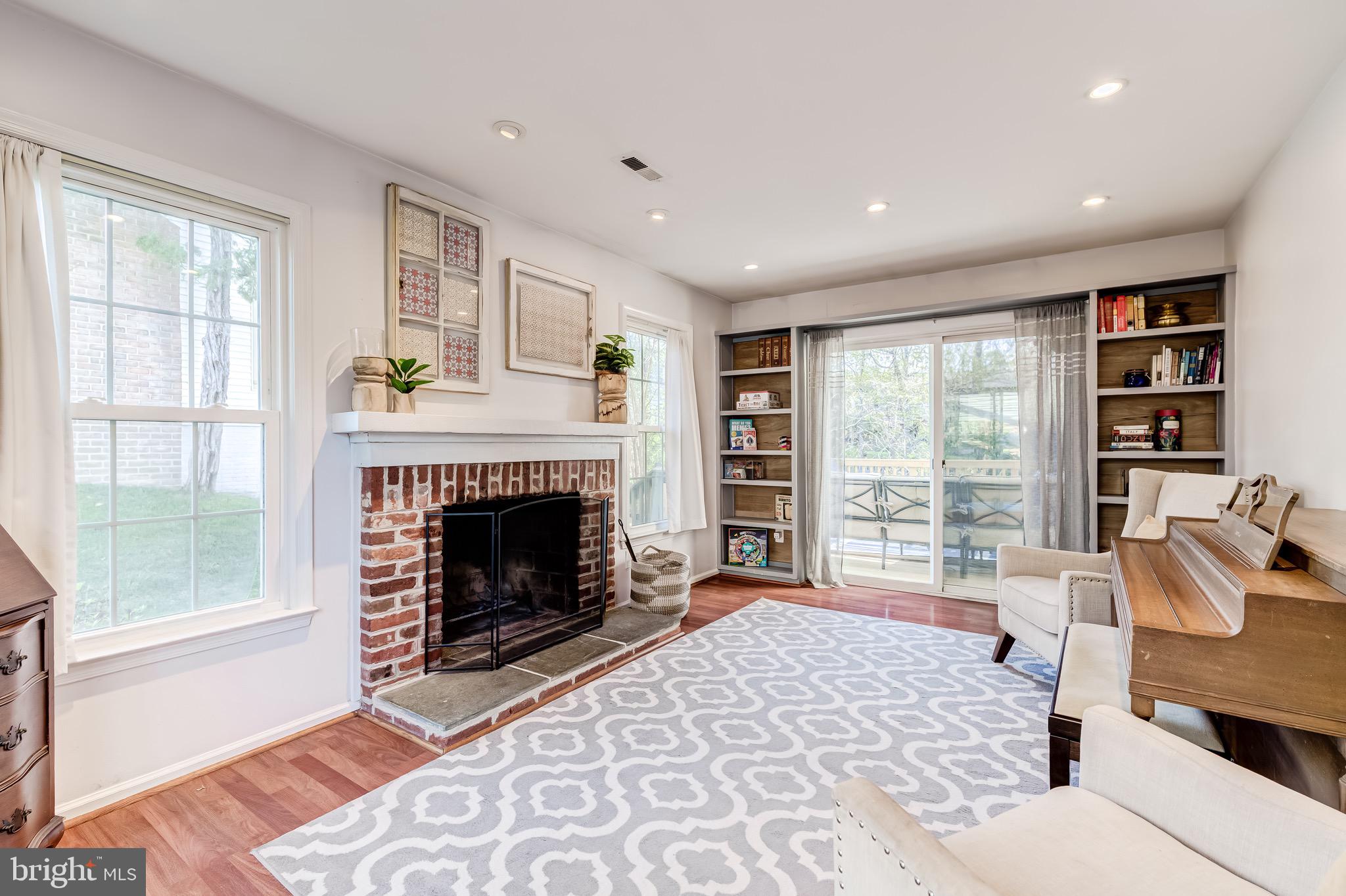 LAKE RIDGE - Residential