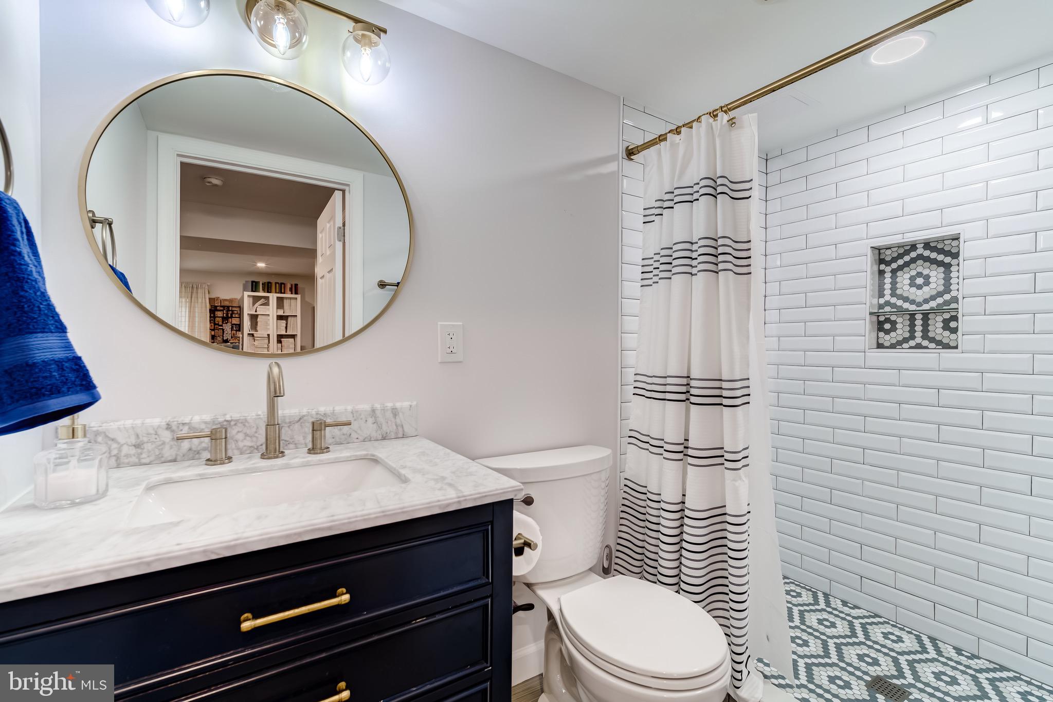 LAKE RIDGE - Residential