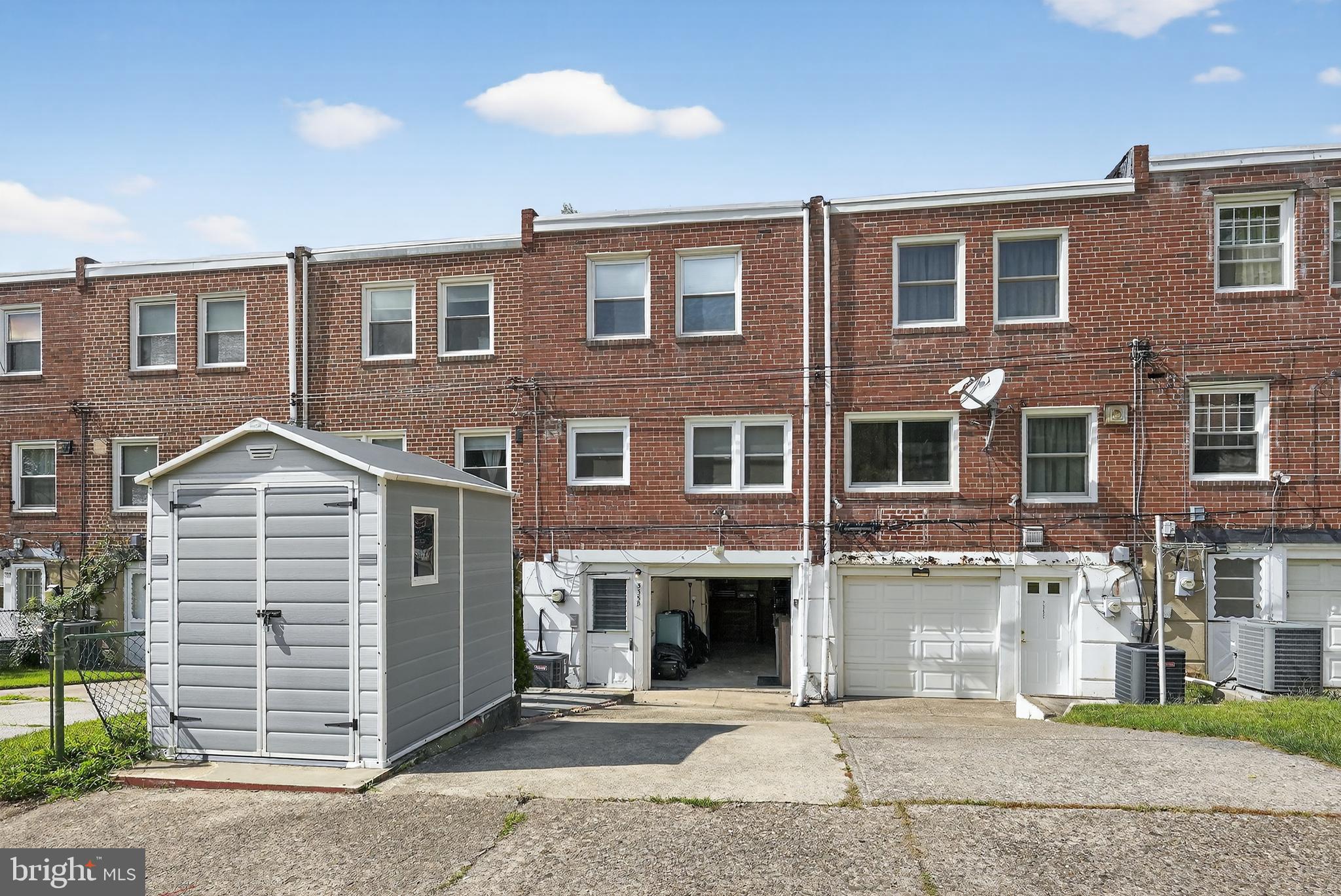 ROXBOROUGH - Residential