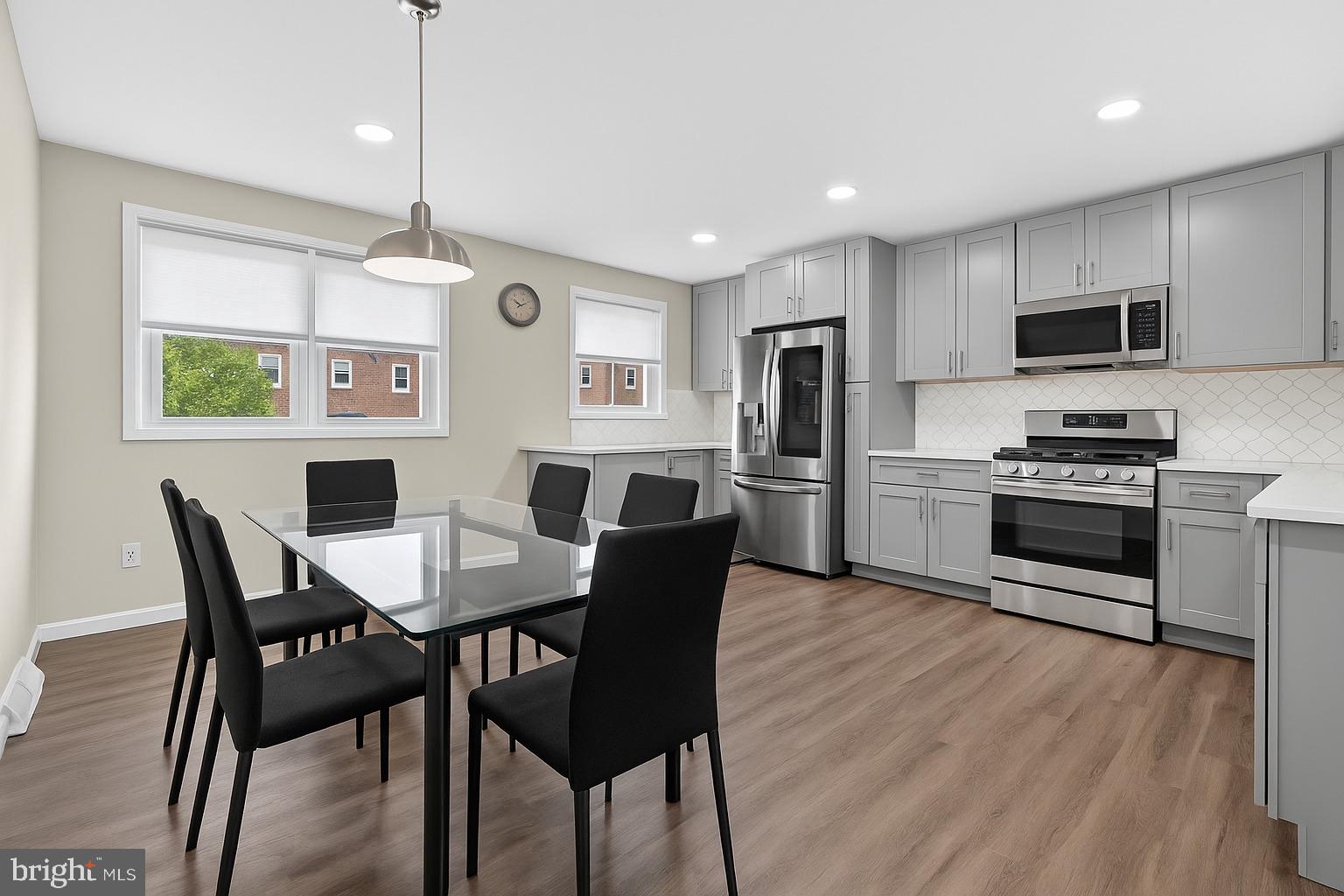 ROXBOROUGH - Residential