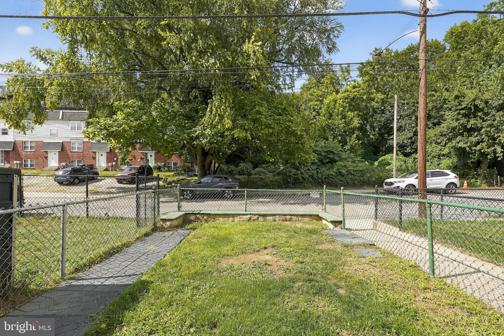 ROXBOROUGH - Residential