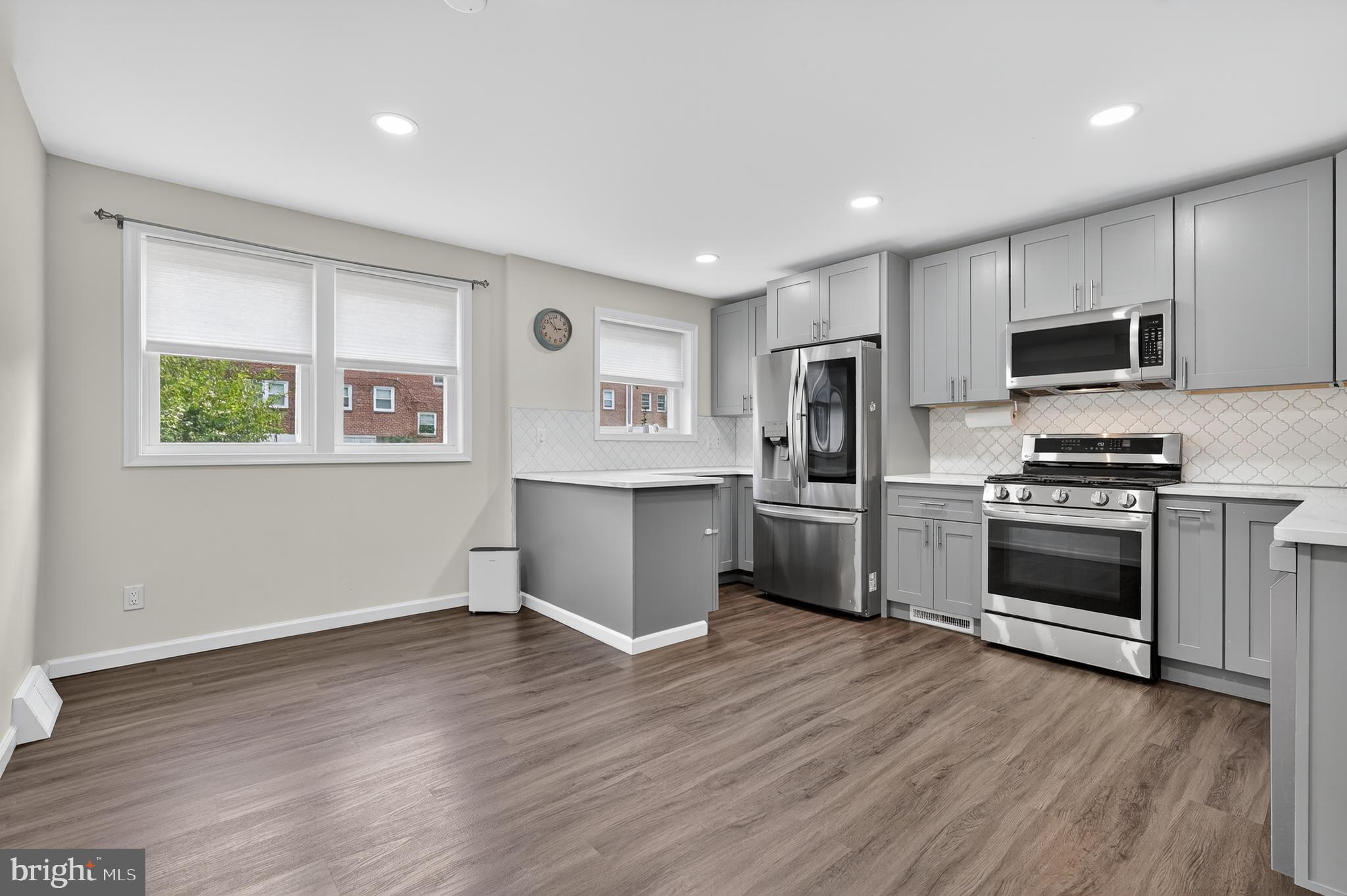 ROXBOROUGH - Residential