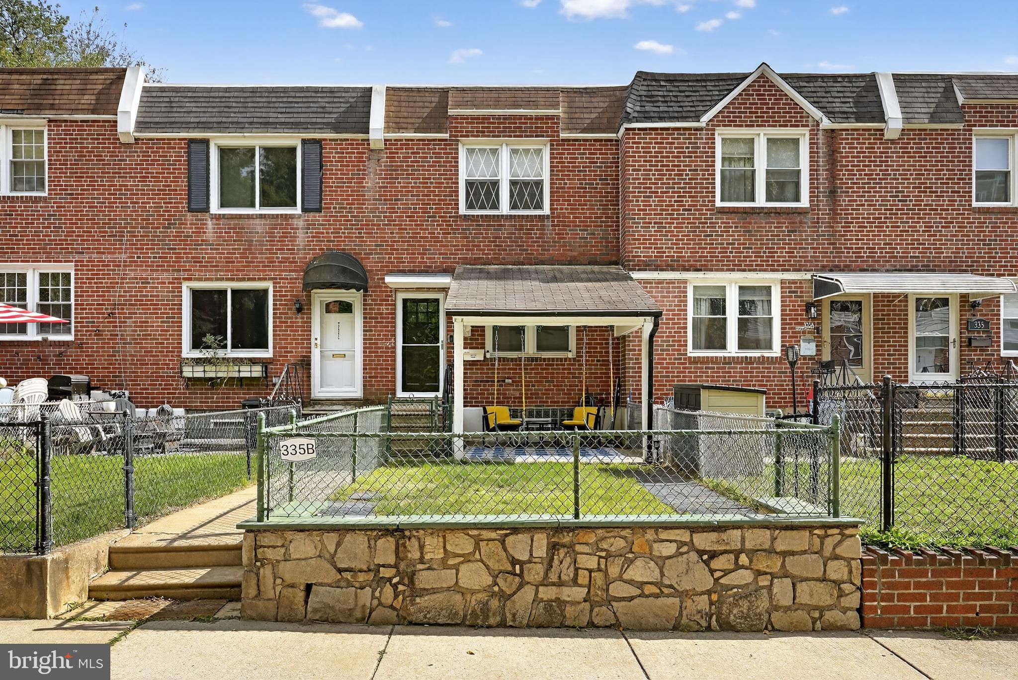 ROXBOROUGH - Residential