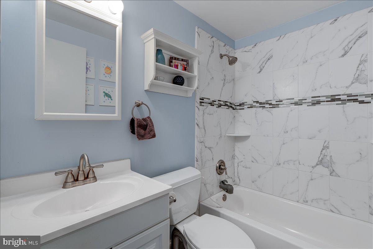 CROFTON SQUARE - Residential