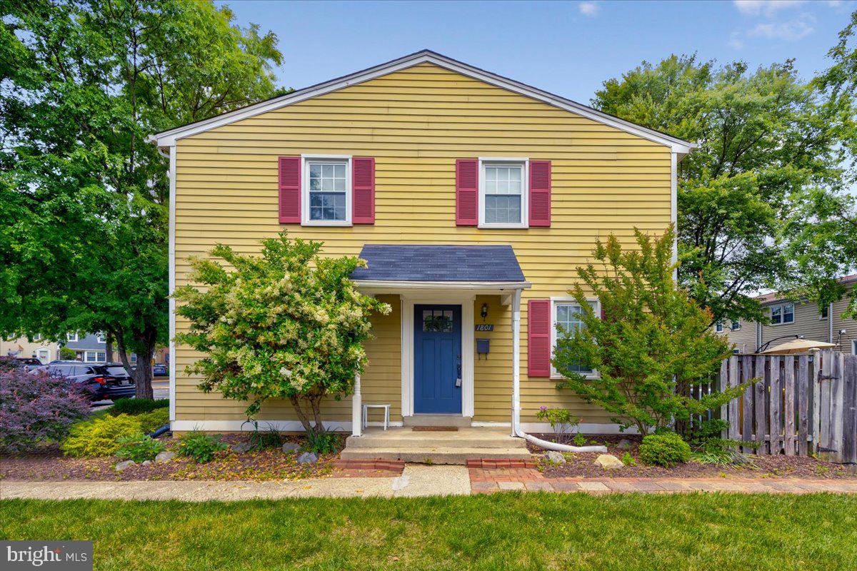 CROFTON SQUARE - Residential