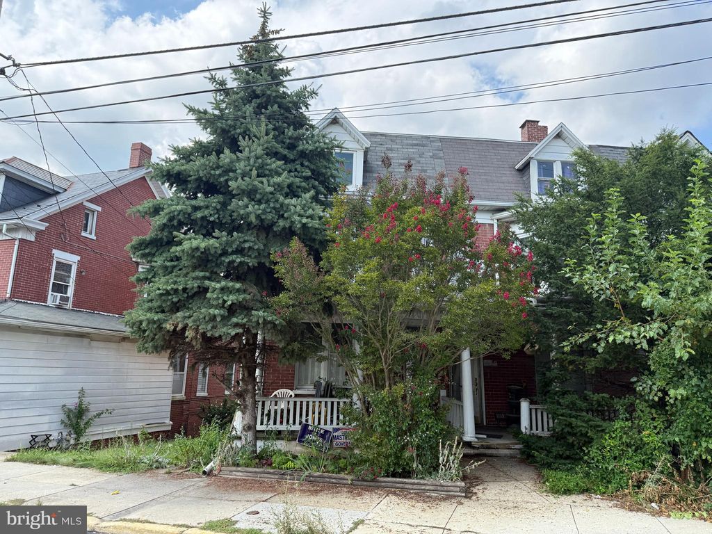 Photo of 503 W Broadway, RED LION, PA 17356 (MLS # PAYK2090802)