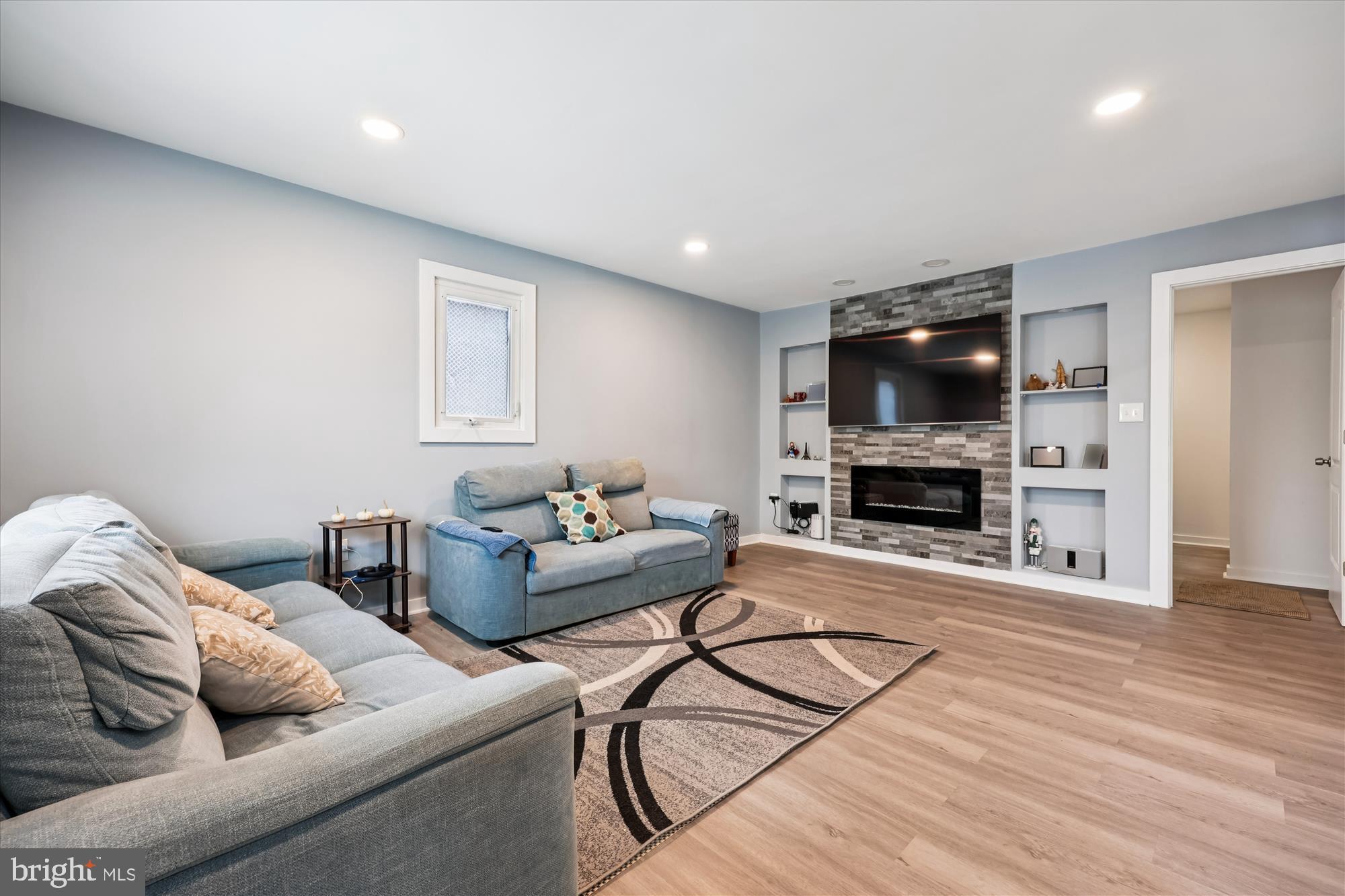 MINERAL SPRING VILLAGE - Residential