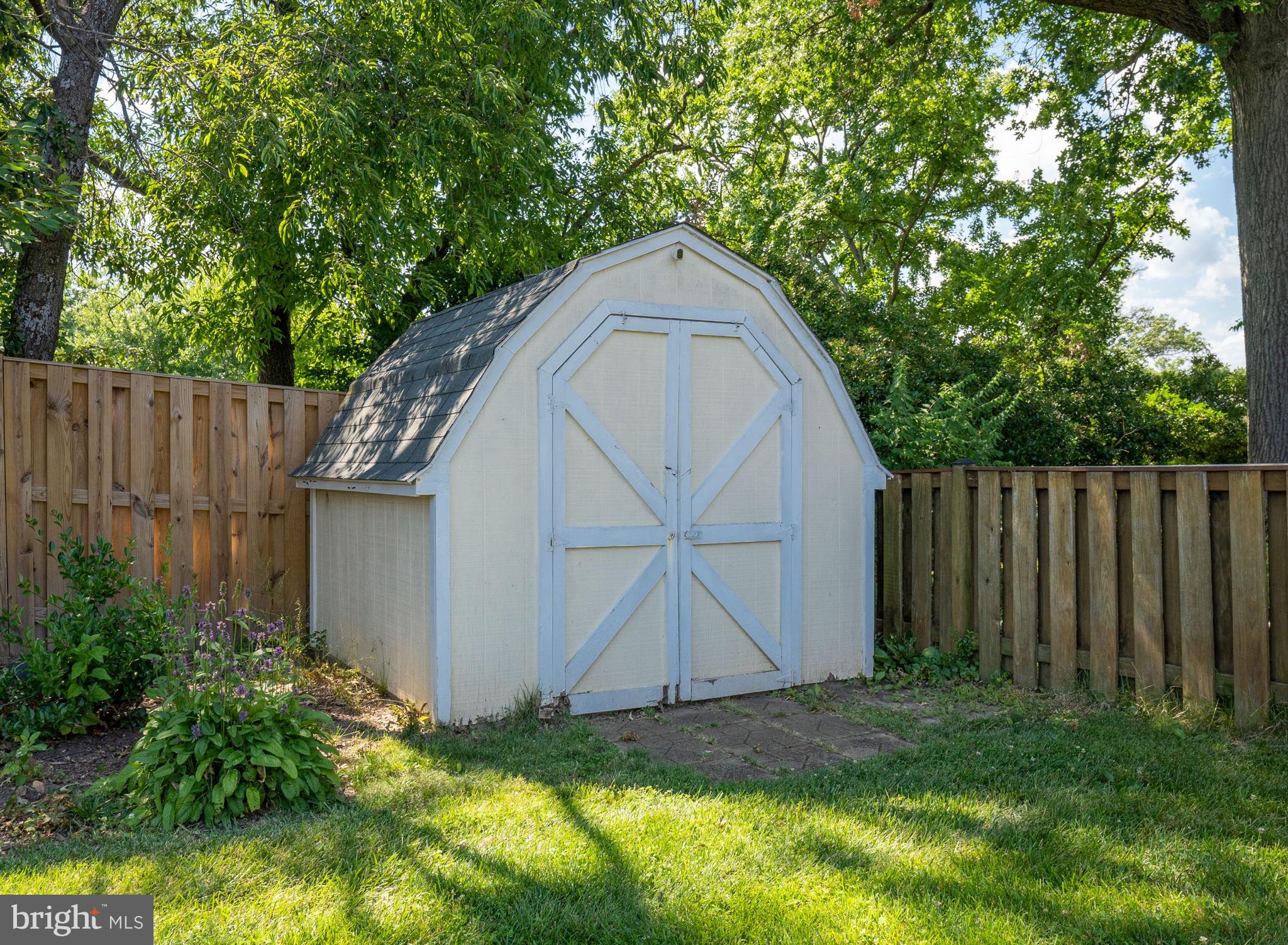 MONTICELLO WOODS - Residential