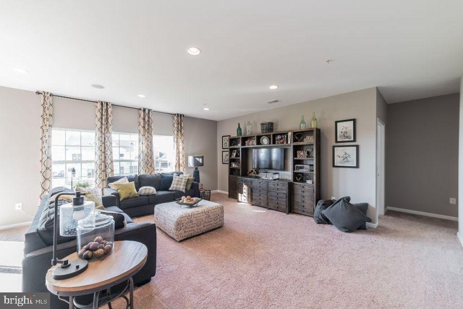 STONEGATE - Residential