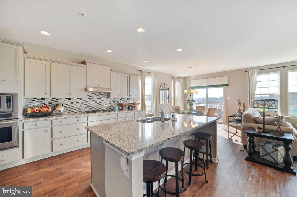 STONEGATE - Residential