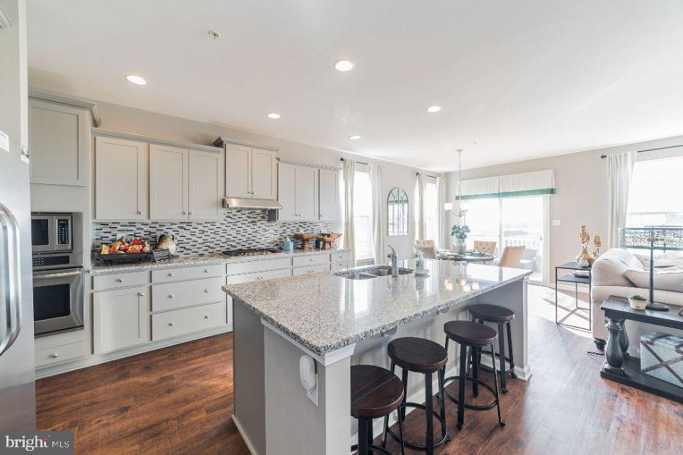 STONEGATE - Residential