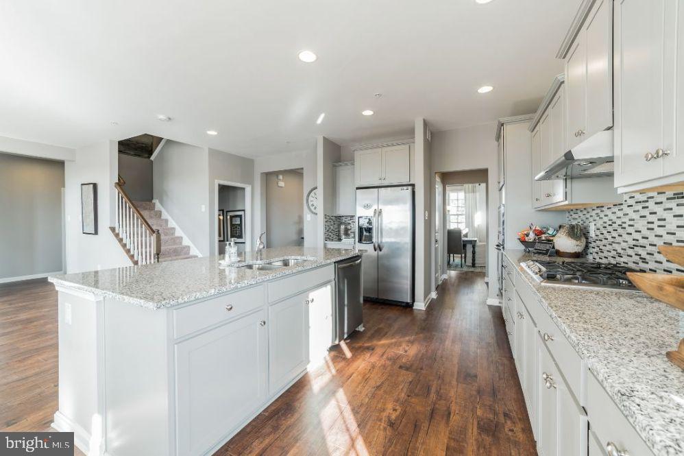 STONEGATE - Residential