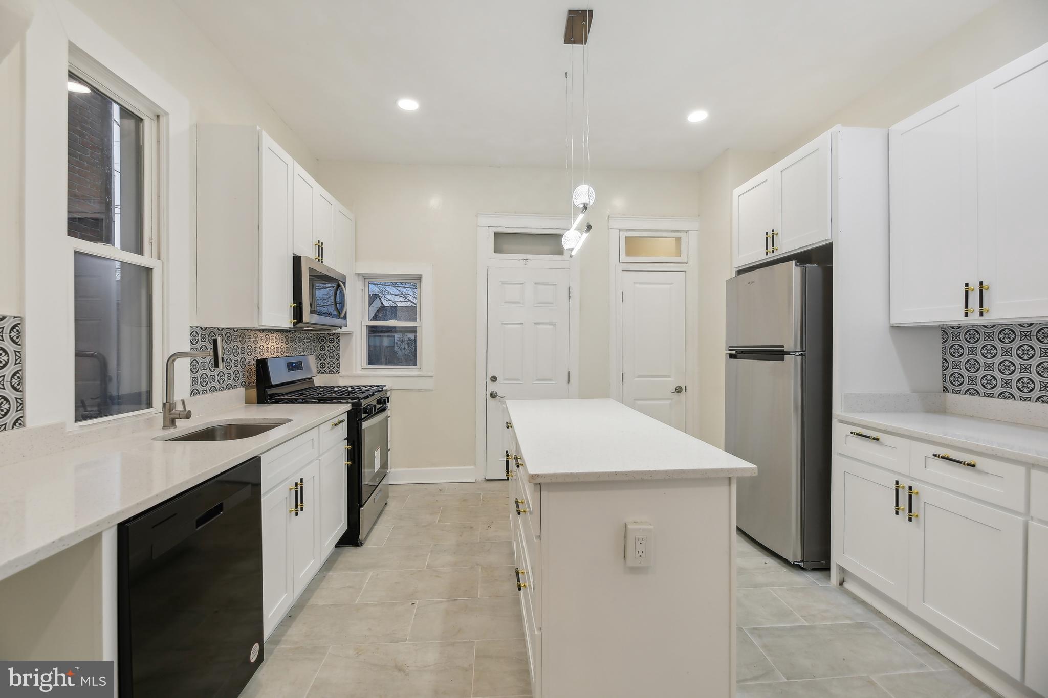 ROSEMONT - Residential Lease