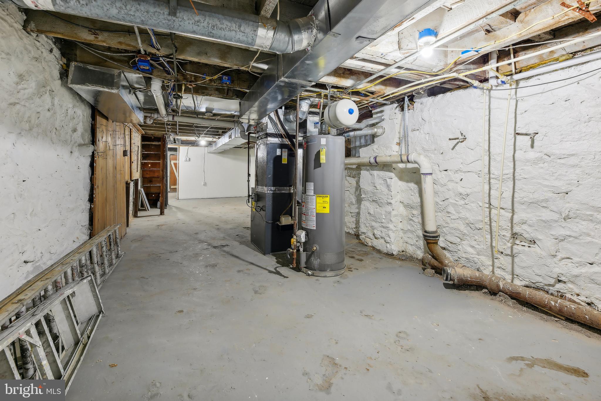 ROSEMONT - Residential Lease