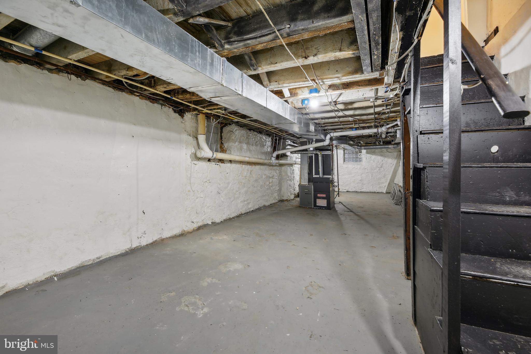 ROSEMONT - Residential Lease