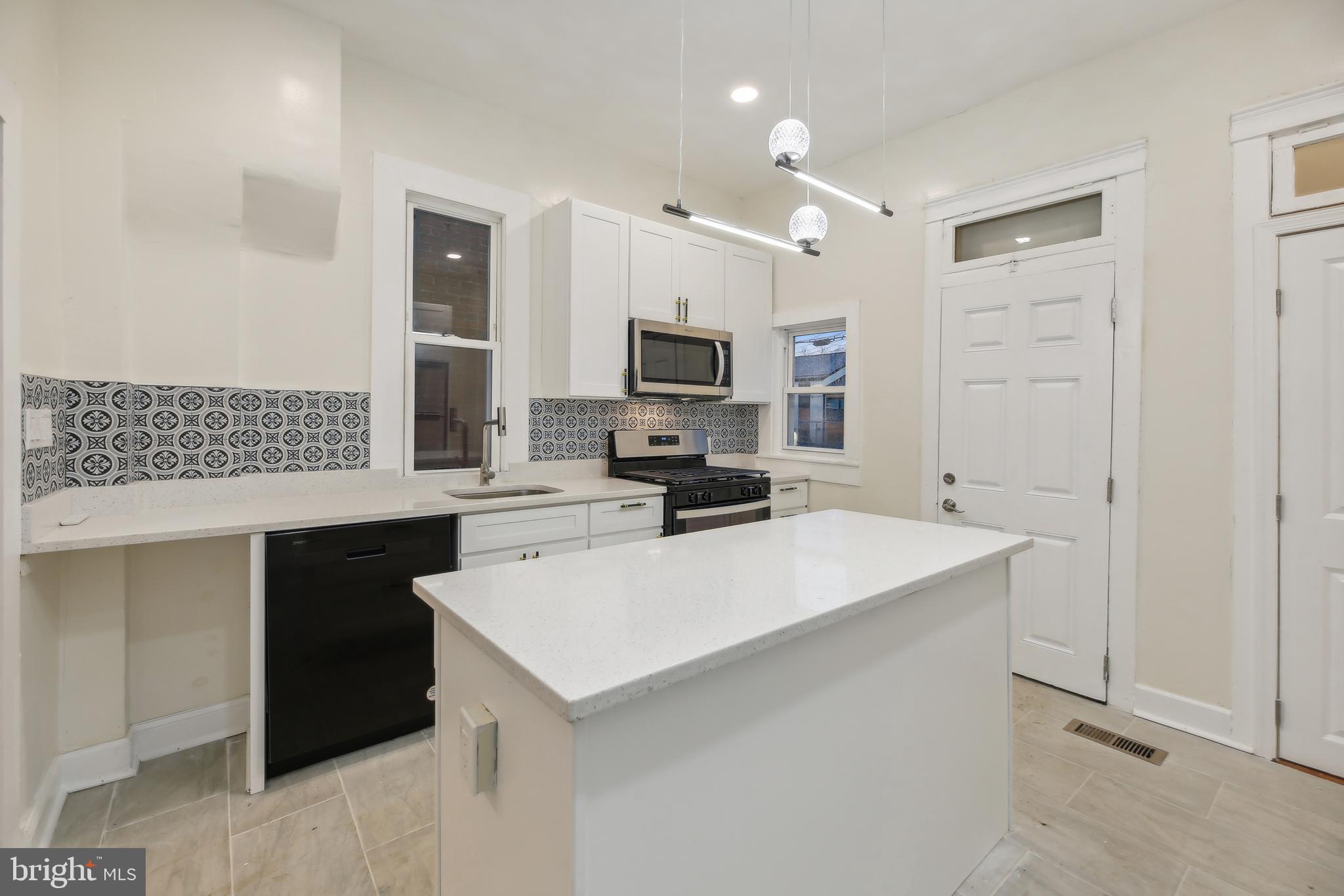 ROSEMONT - Residential Lease