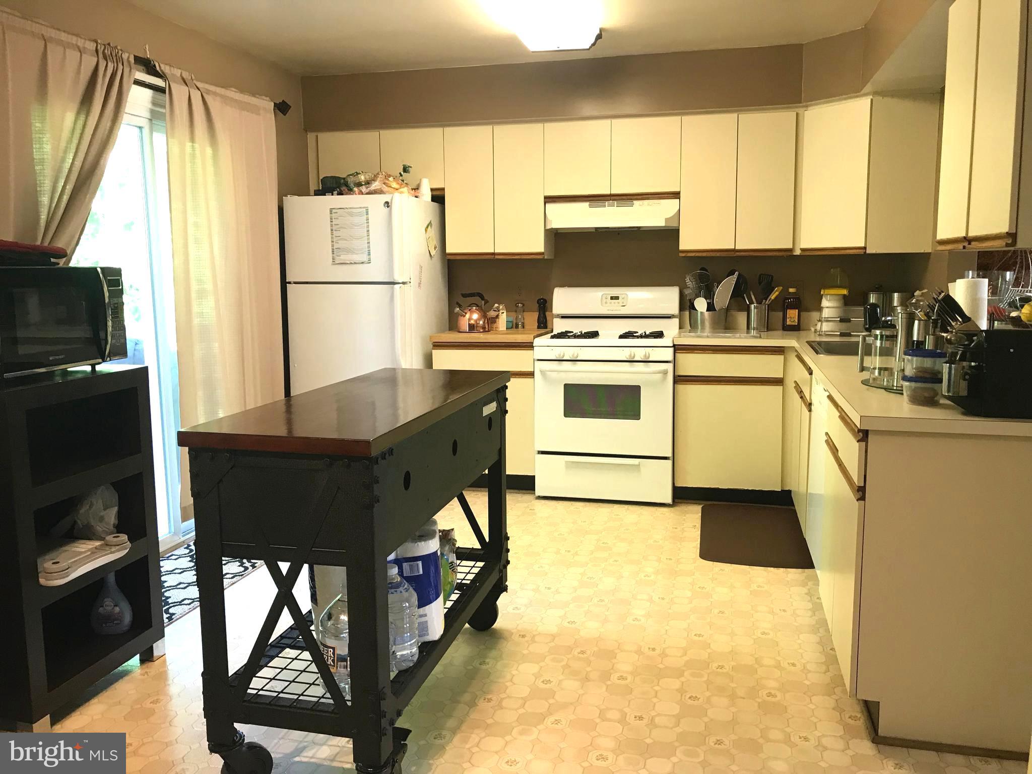 KINGSTOWNE - Residential Lease