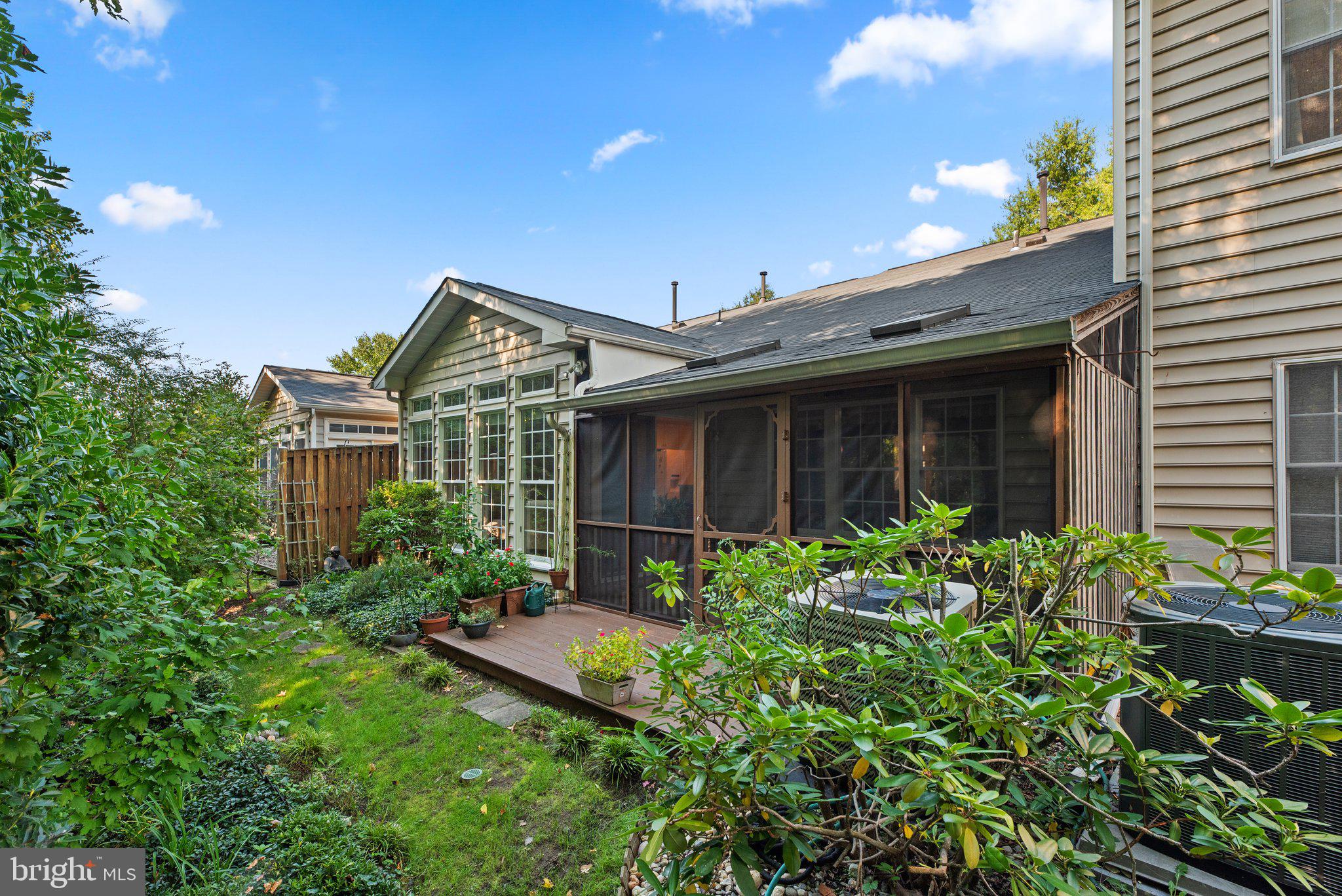 SOUTH RIVER COLONY - Residential