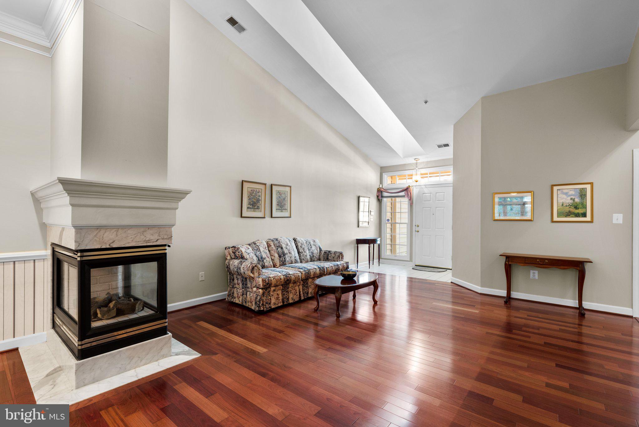 SOUTH RIVER COLONY - Residential