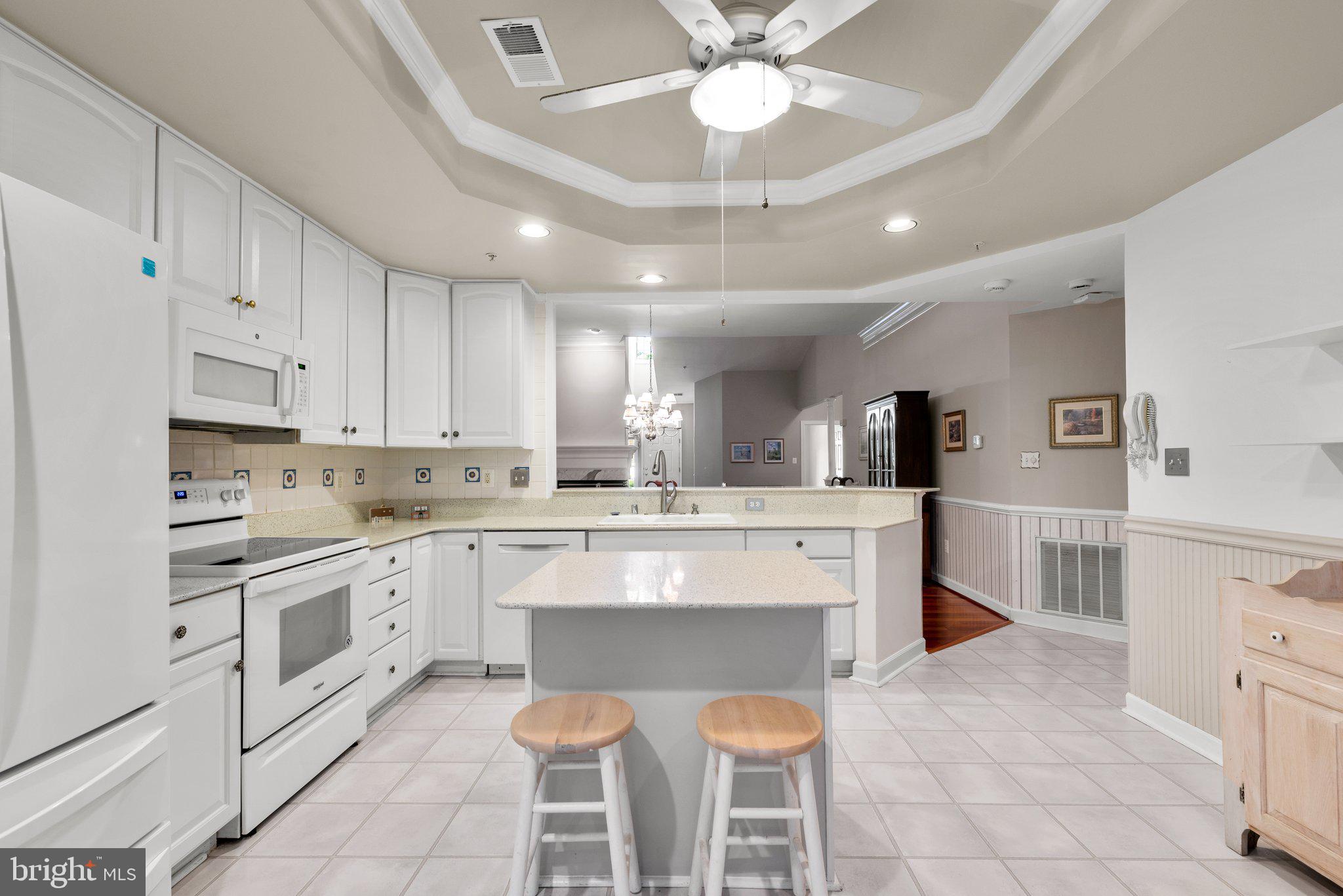 SOUTH RIVER COLONY - Residential