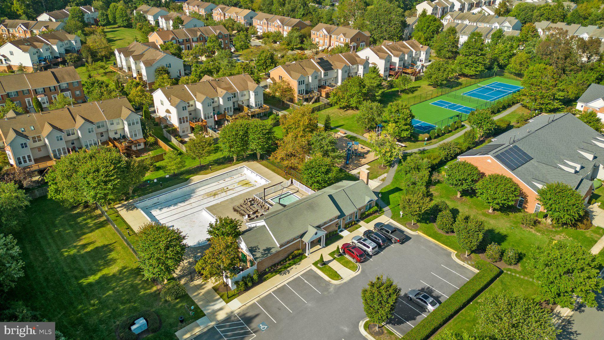 SOUTH RIVER COLONY - Residential