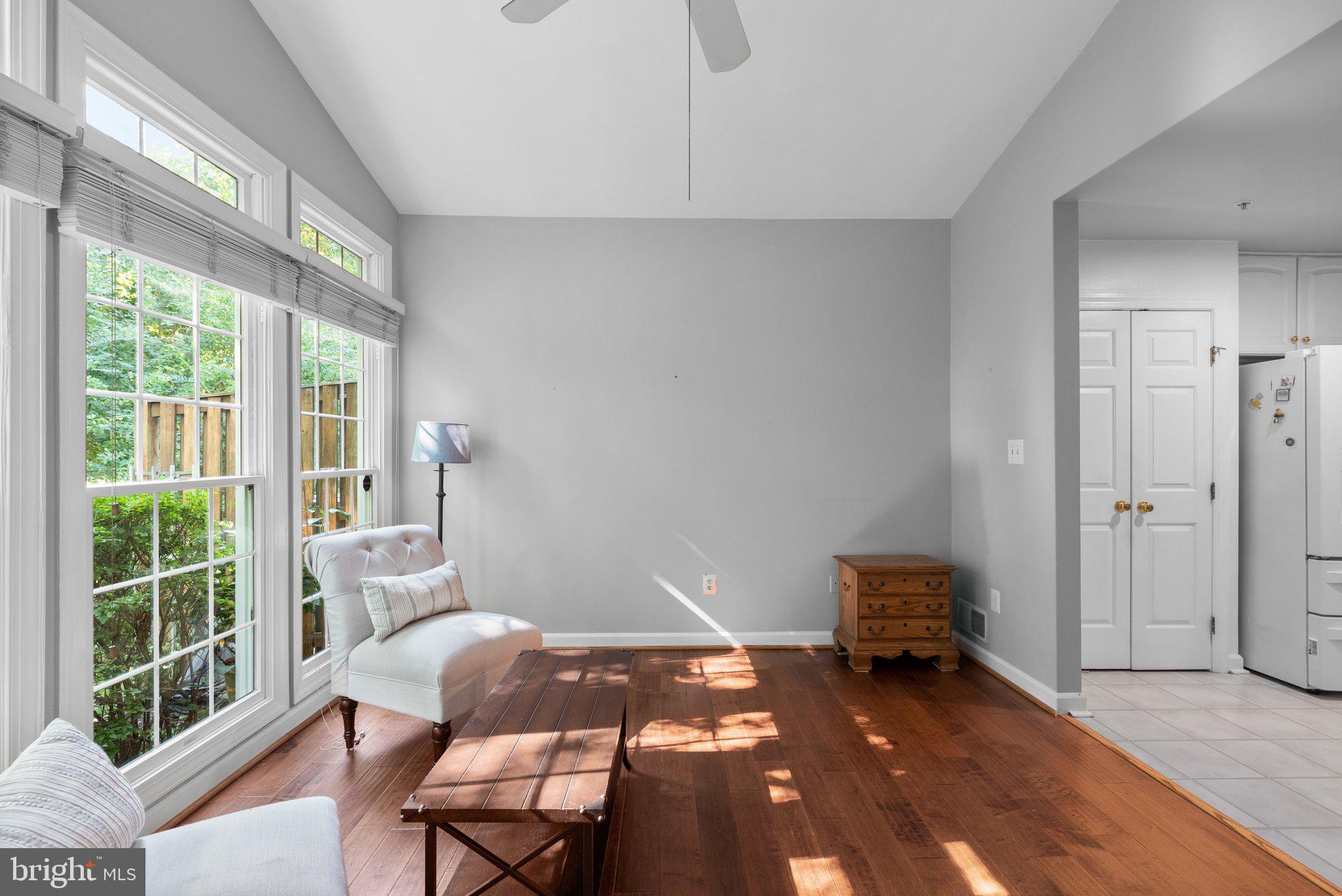 SOUTH RIVER COLONY - Residential