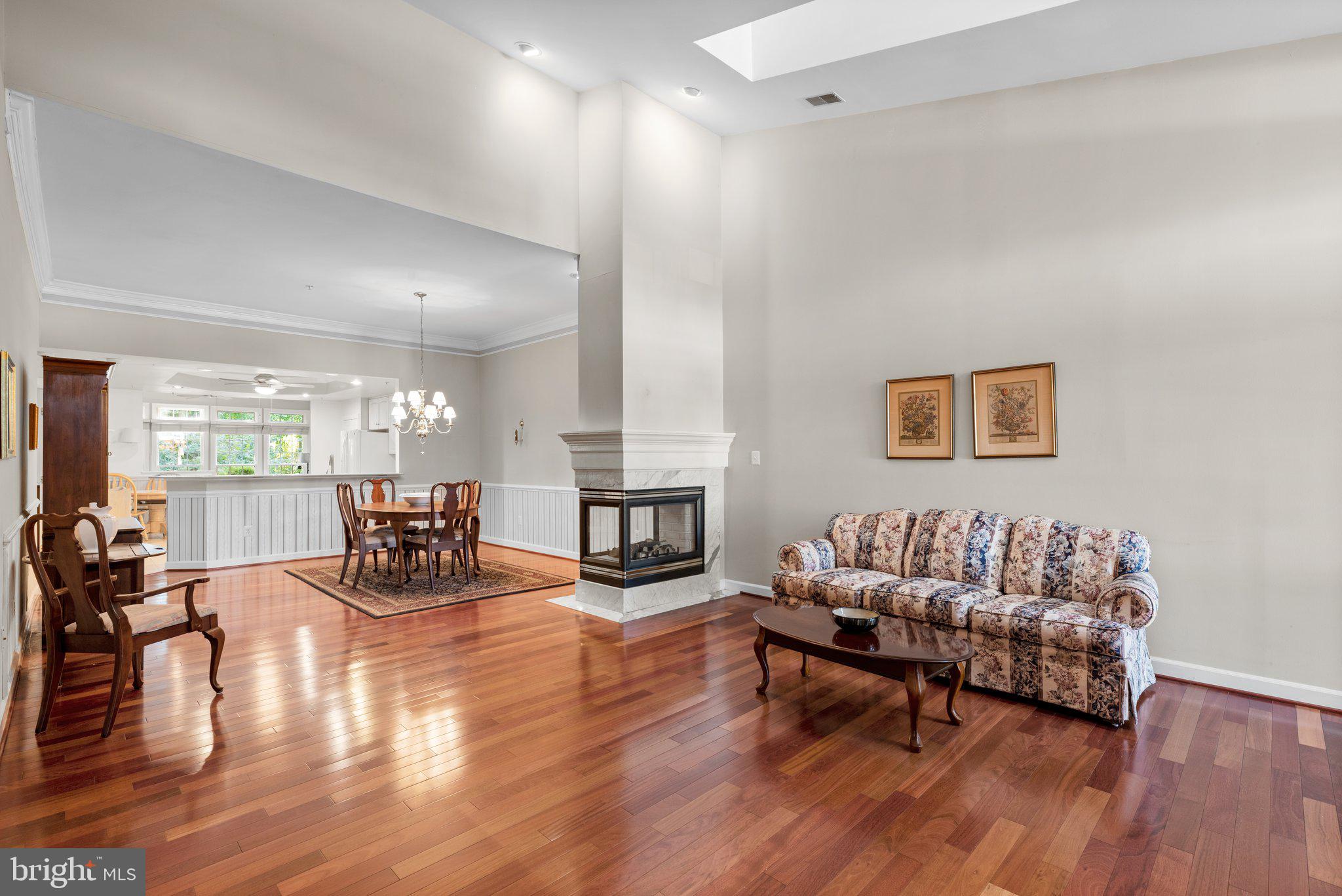 SOUTH RIVER COLONY - Residential