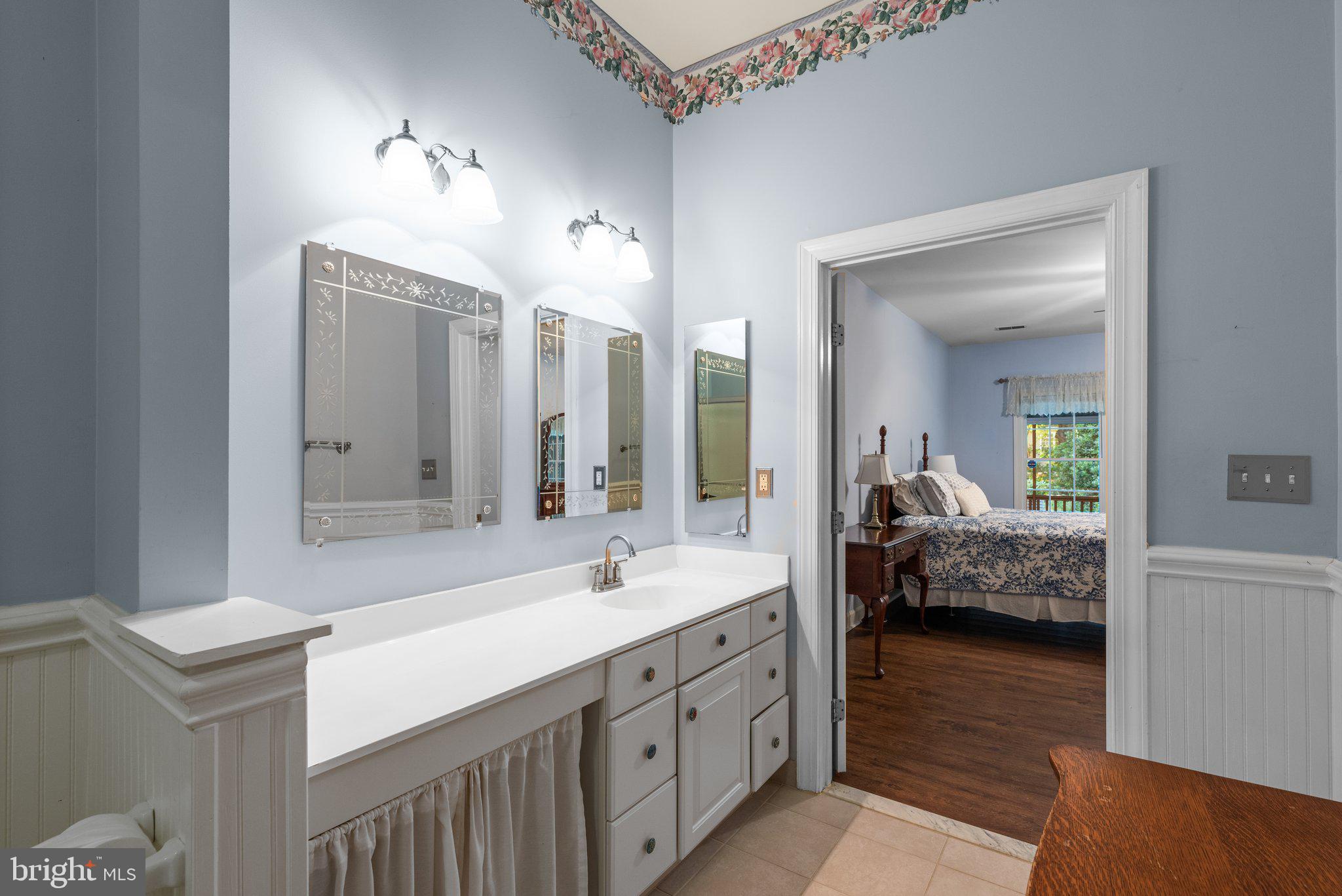 SOUTH RIVER COLONY - Residential