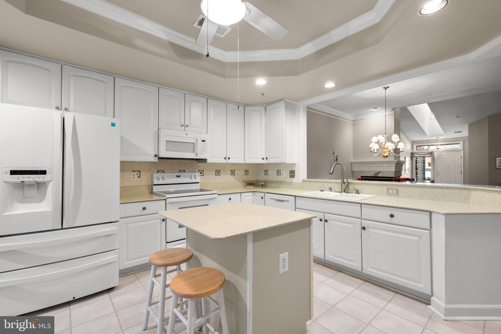 SOUTH RIVER COLONY - Residential