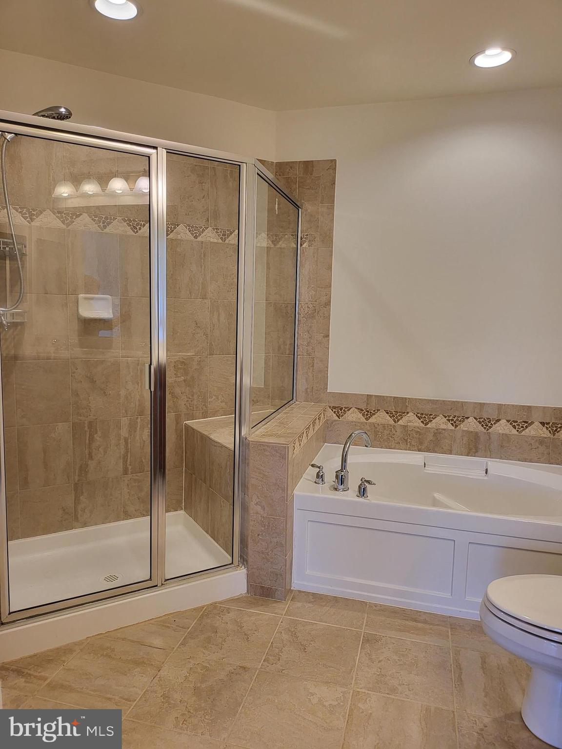 CENTREVILLE CROSSING - Residential Lease